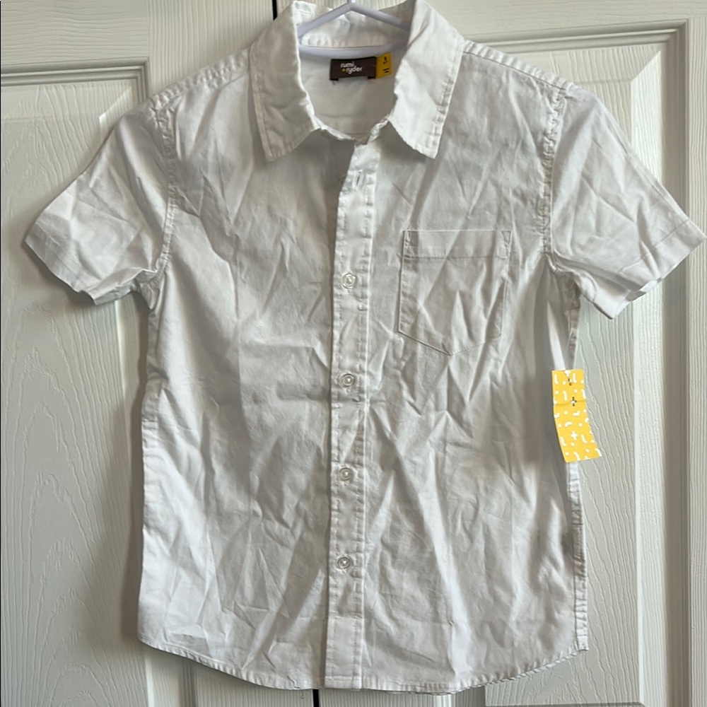 NWT, Rumi + Ryder, boys, SS button up collared shirt, chest pocket, size S (6–7)